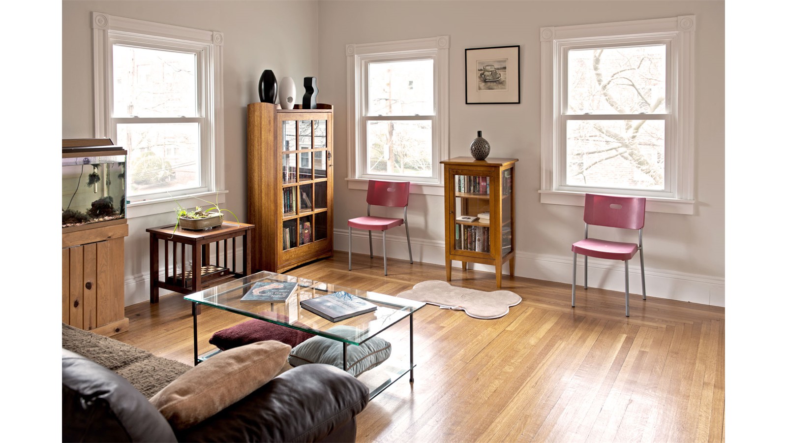 1ST FLOOR LIVING ROOM